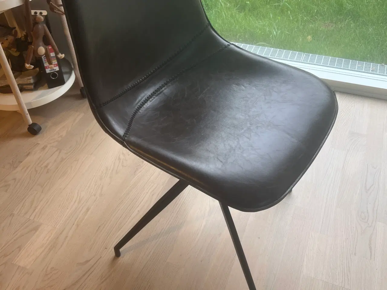 Billede 2 - 4 drejestole i mørkebrunt Pu læder