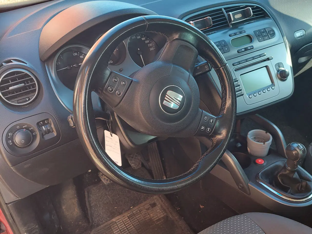 Billede 1 - Velholdt familiebil med plads til børnbarnevogn