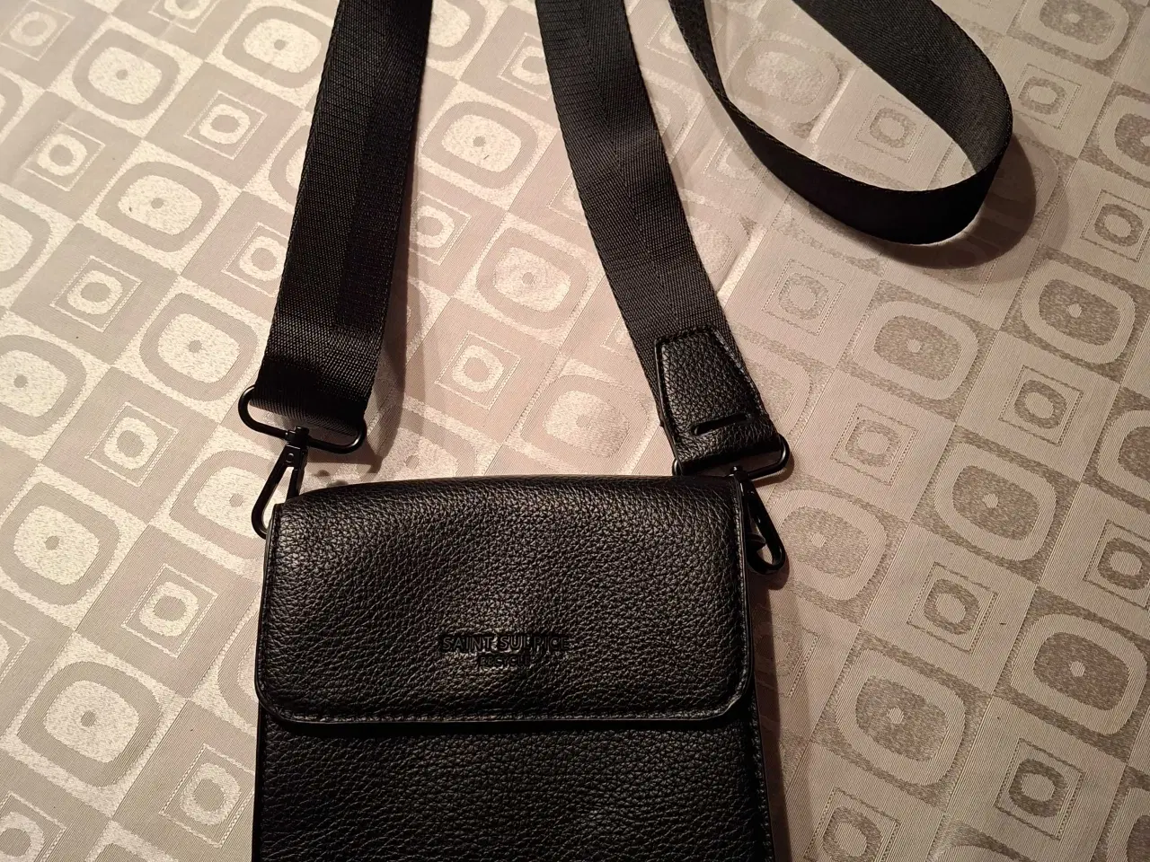 Billede 2 - Flot sort mindre skuldertaske