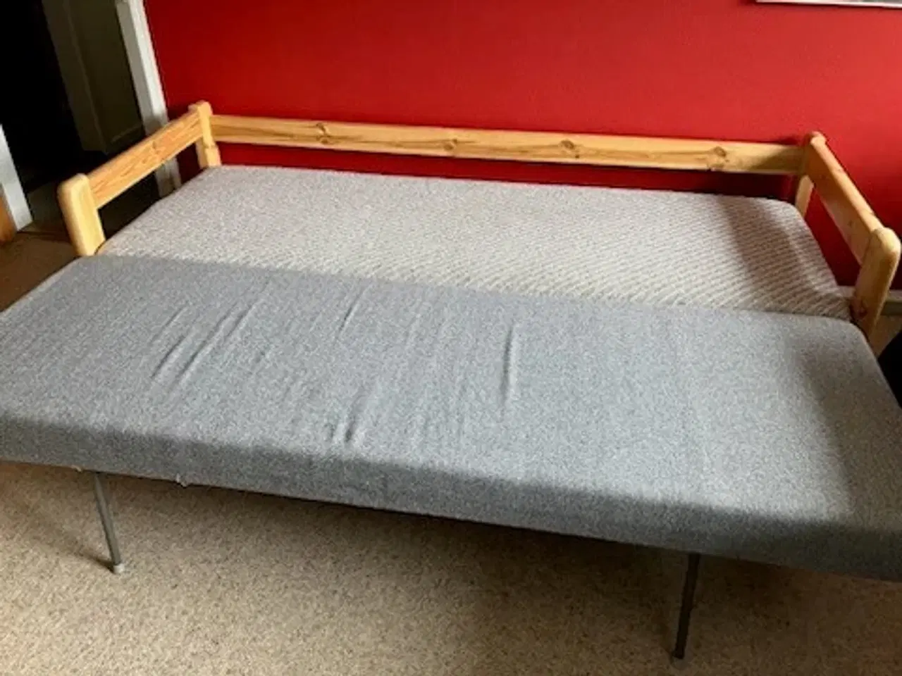 Billede 2 - Sovesofa i fyrretræ med dobbelt madras 200x140 cm