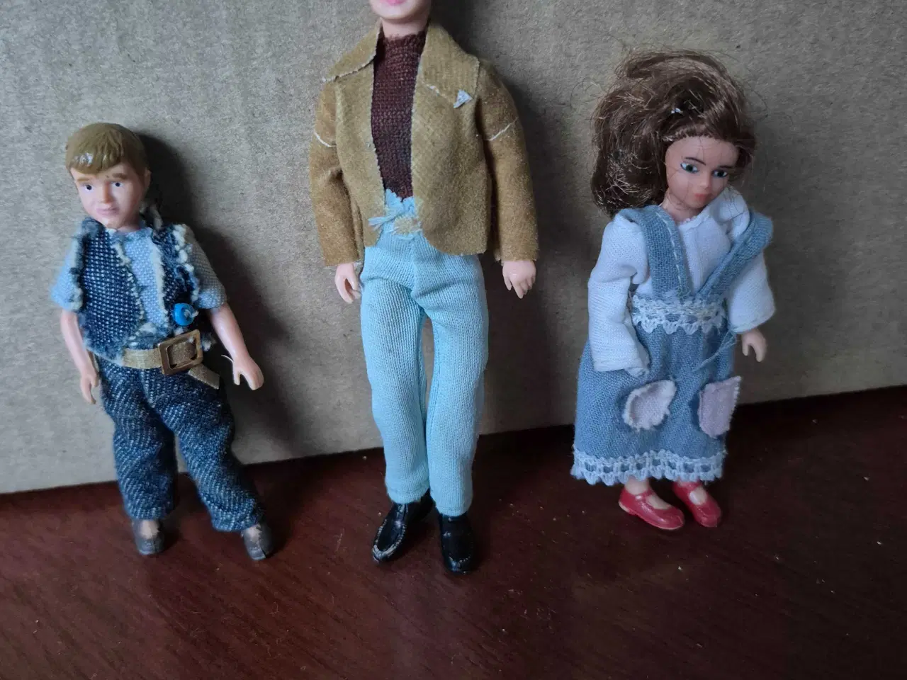 Billede 1 - 3 dukkehusdukker fea 1981
