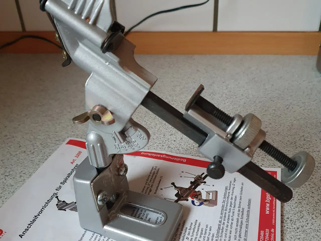 Billede 2 - Geometrisk tårn til slibning af bor