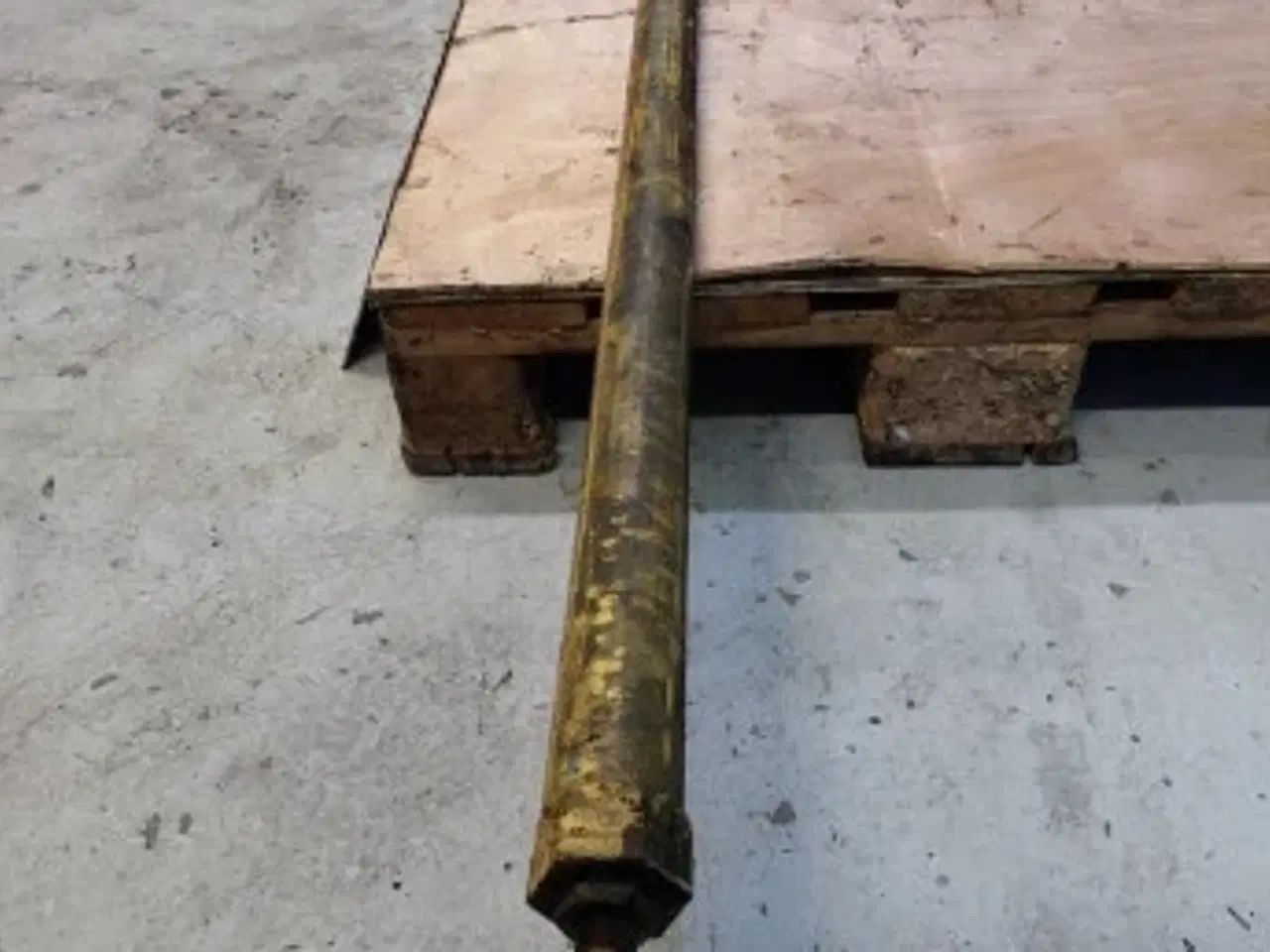 Billede 3 - New Holland TX68 Trækstang 84023640