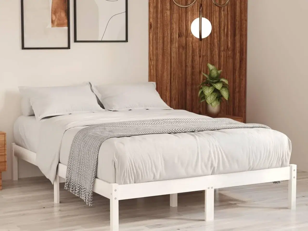 Billede 1 - Sengestel 180x200 cm Super King massivt fyrretræ hvid