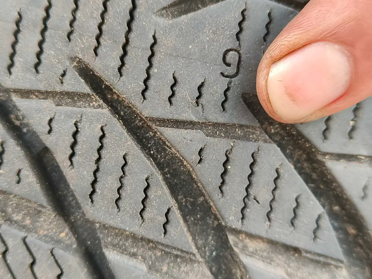 Billede 4 - Nokian vinterdæk 225/45/18