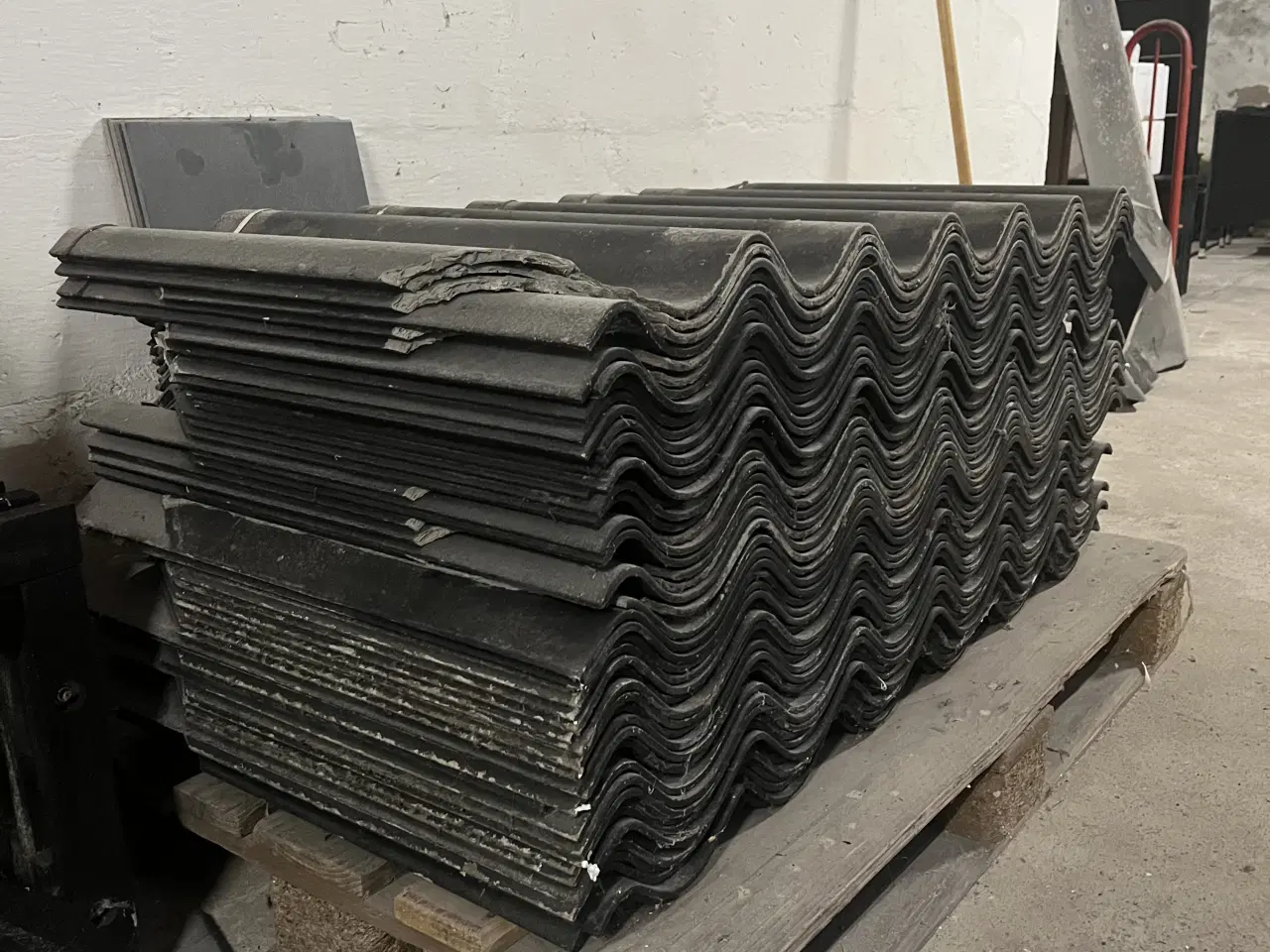 Billede 1 - Eternitplader B7 - 49 stk