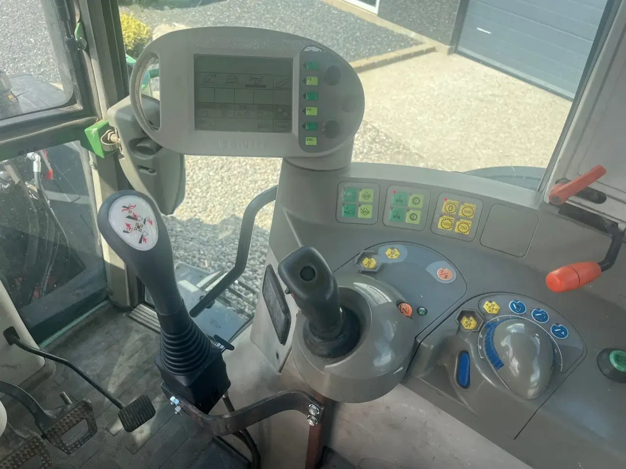 Billede 6 - Fendt 410 Vario med frontlæsser.