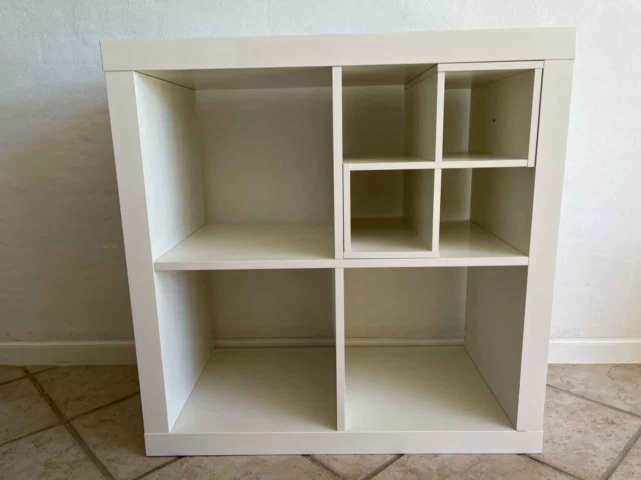 Billede 1 - Hvid IKEA Kallax rumdeler incl. indsats