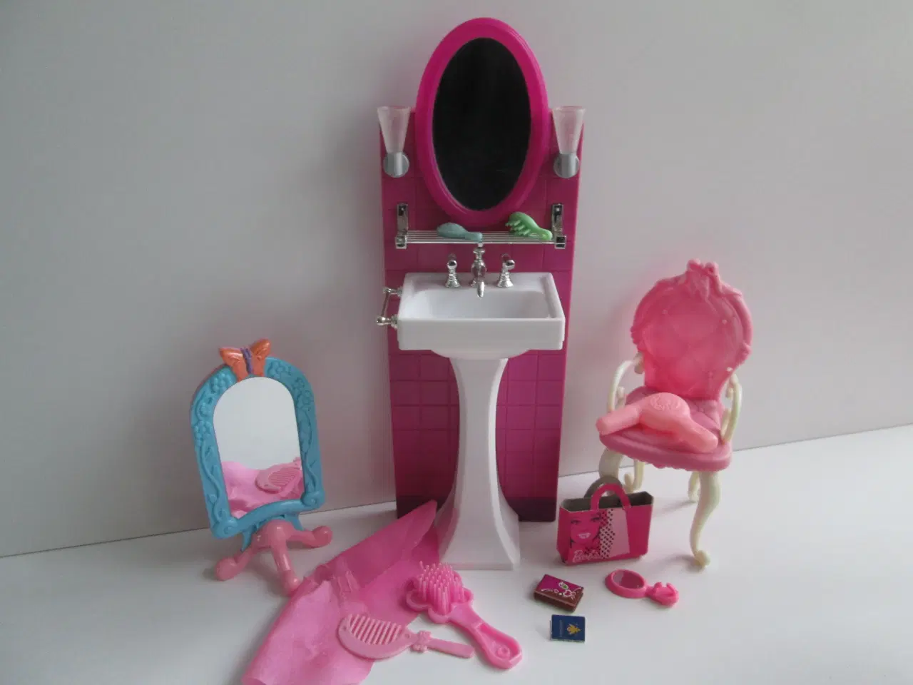 Billede 1 - Barbie Frisørsalon