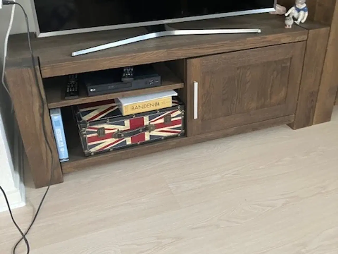 Billede 1 - TV bord Massiv eg