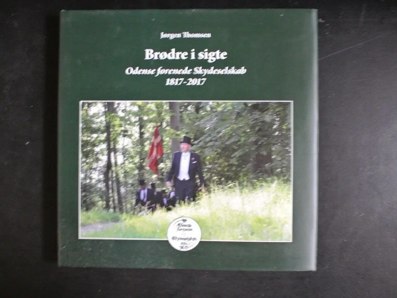 Billede 1 - brødre i sigte - odense forenede skydeselskab af j