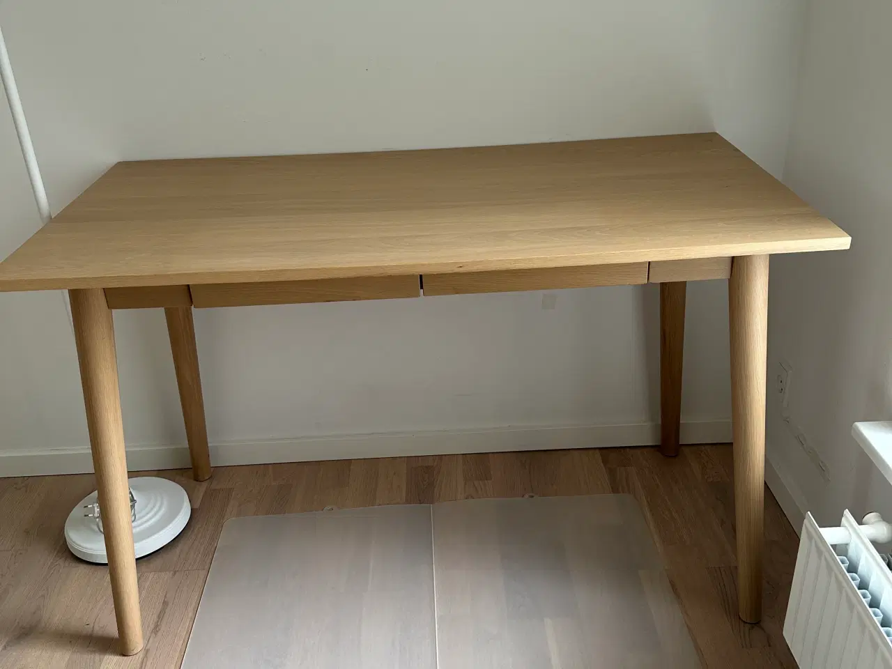 Billede 1 - Skrivebord 