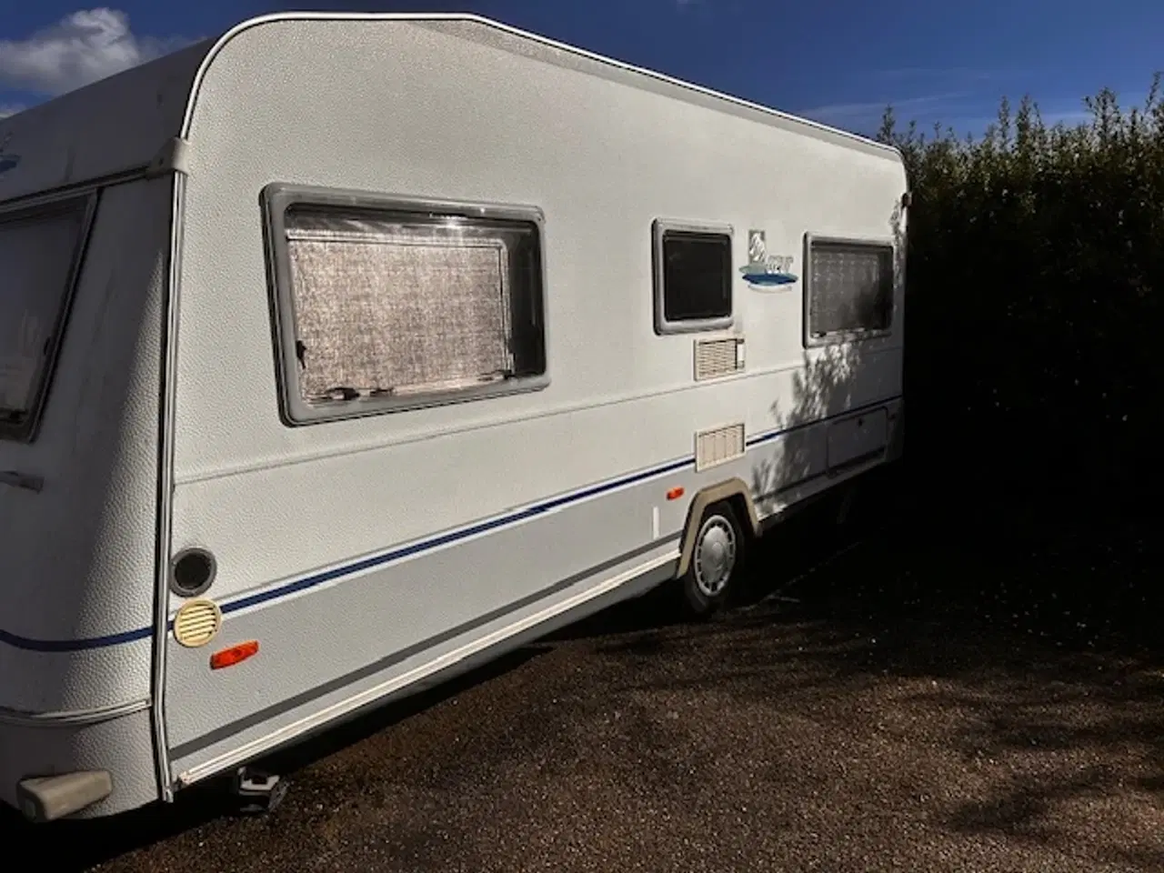 Billede 3 - Rummelig Knaus Azur 495, årgang 1999. 