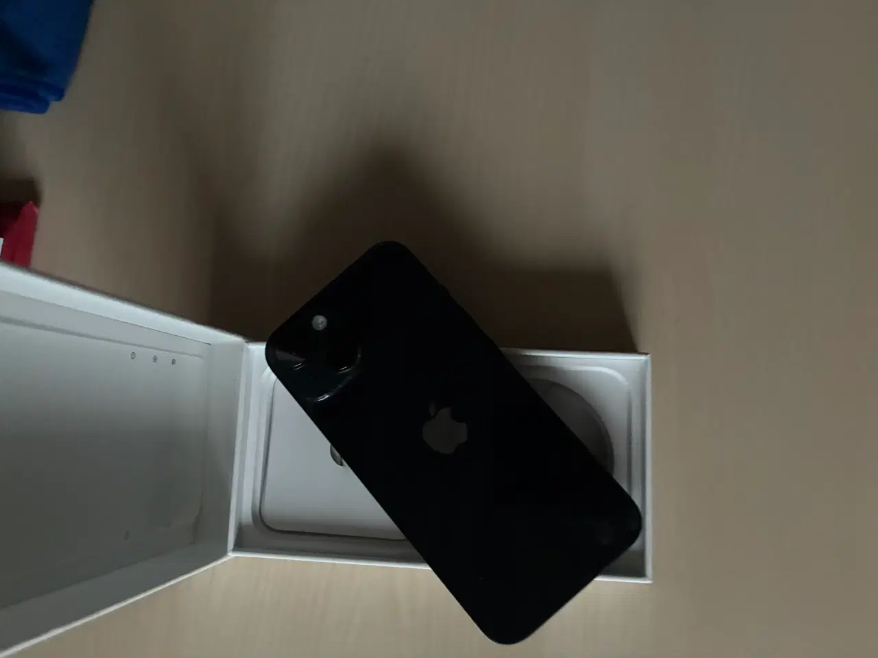 Billede 1 - Iphone14 128GB årg 23