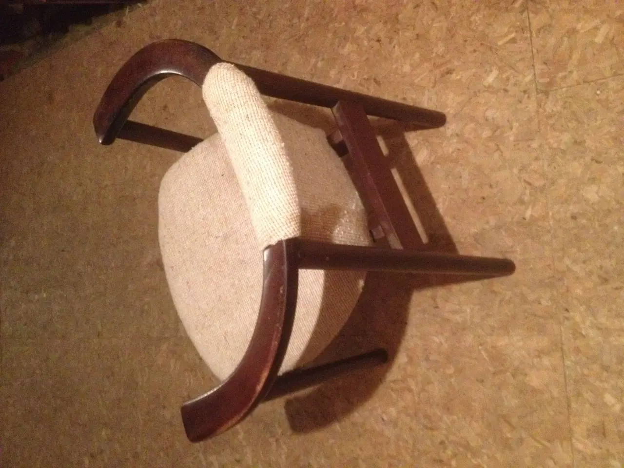 Billede 2 - Fin gammel stol med armlæn