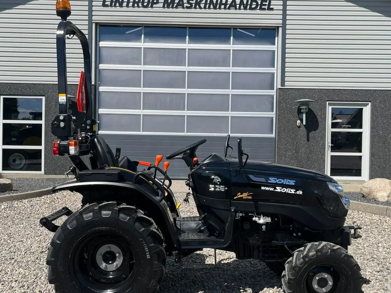 Billede 14 - Solis S26 Limited Edition i sort 6+2 Gearmaskine med Servostyring og brede traktorhjul