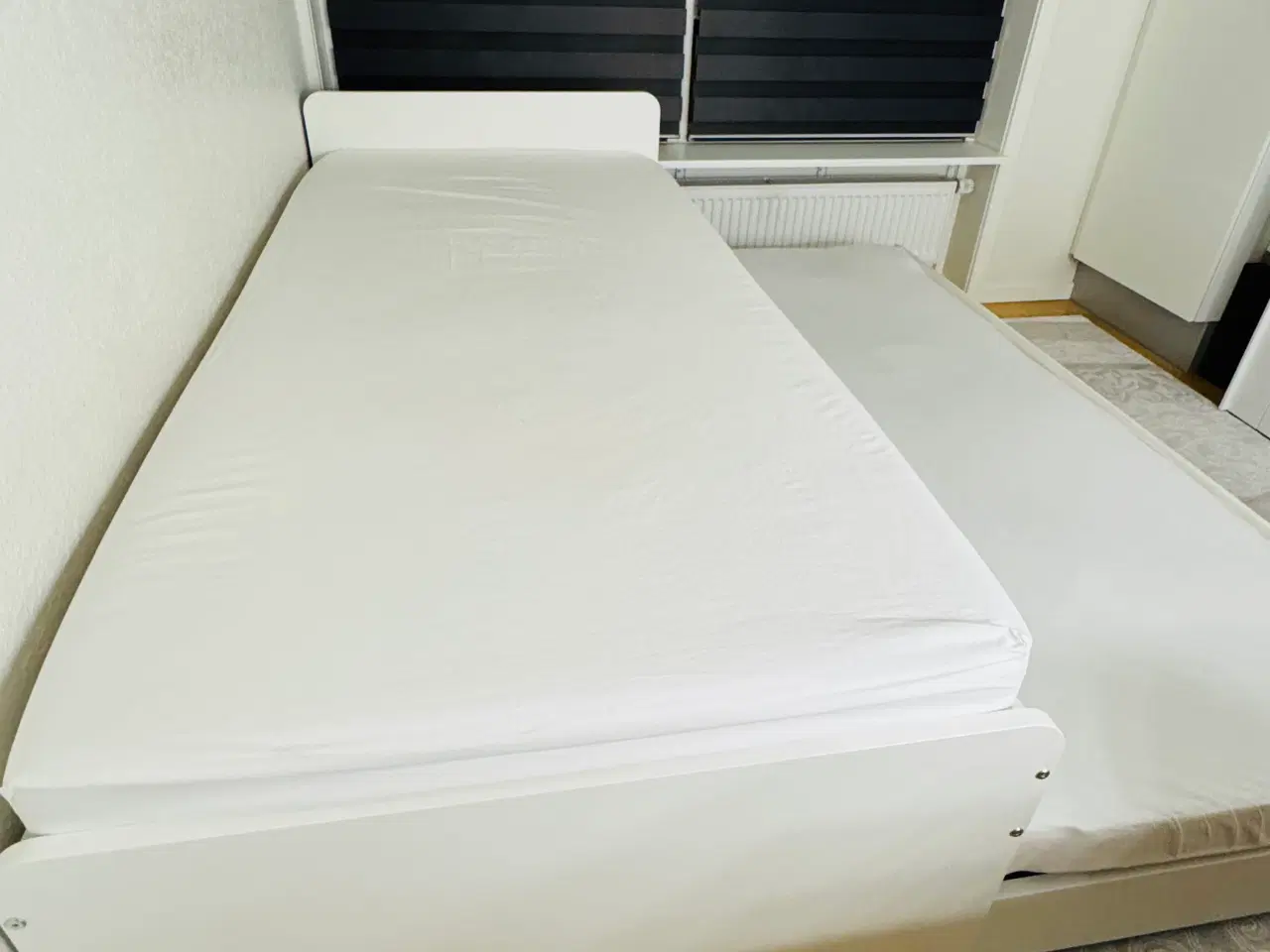 Billede 2 - Udtræksseng inkl. madrasser