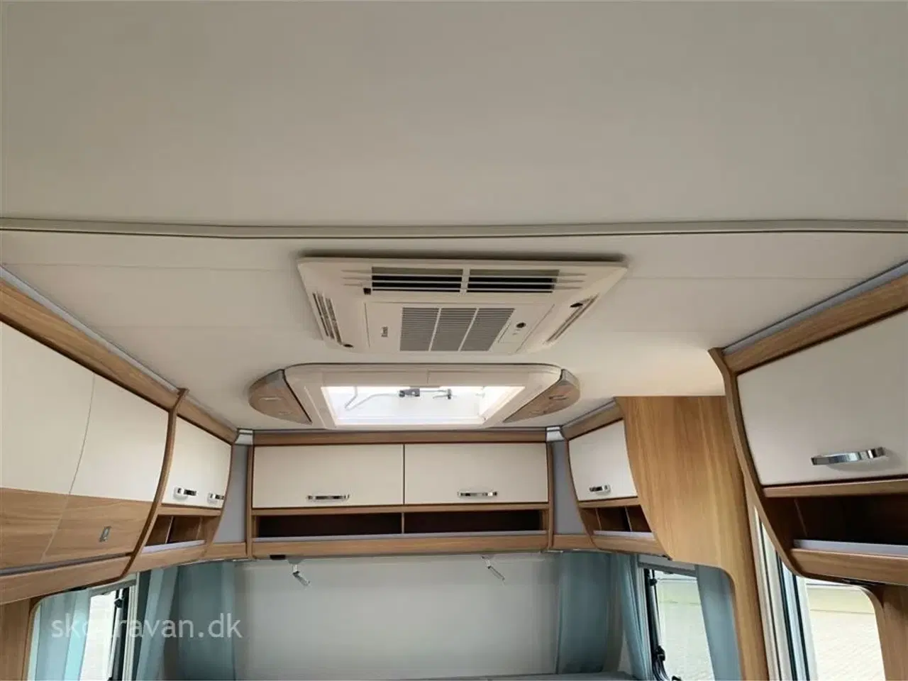 Billede 5 - 2015 - Dethleffs Camper 520 RET   Dethleffs Camper 520 RET 2015 med air con - Mover - og 3 m Fortelt