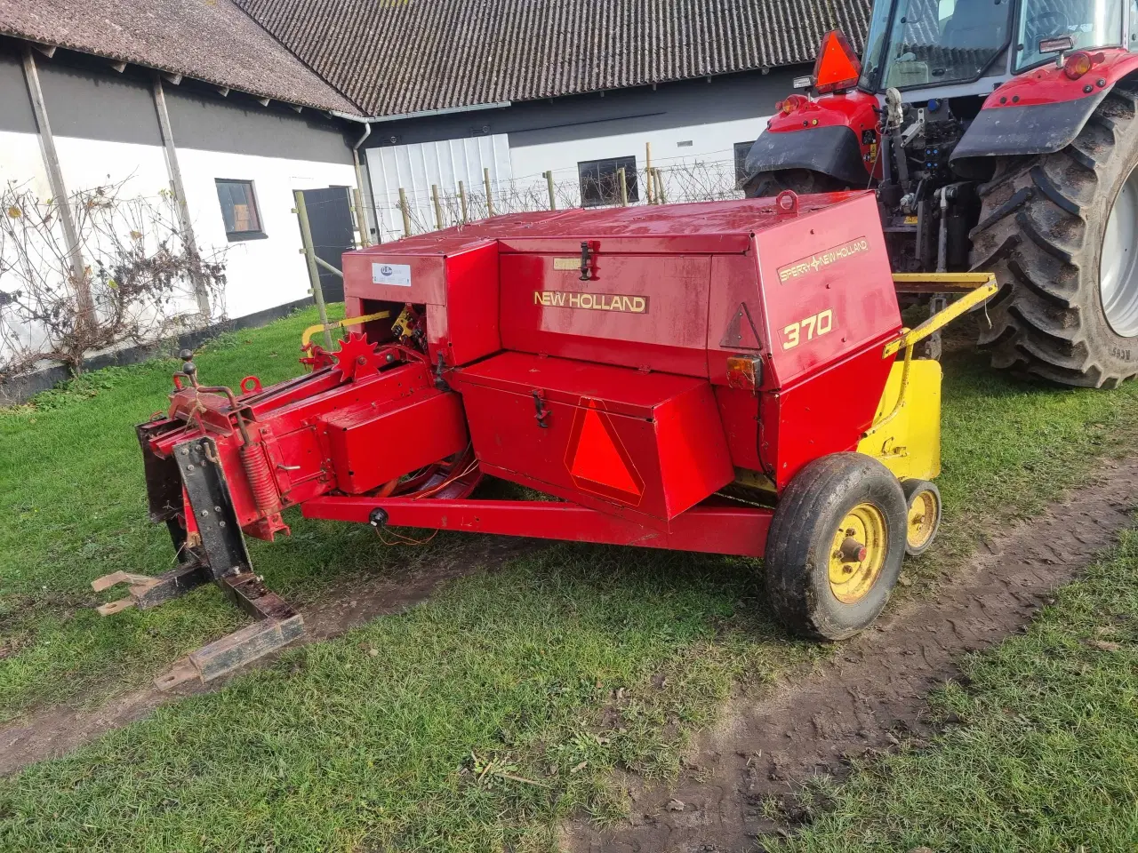 Billede 2 - NH 370 ballepresser