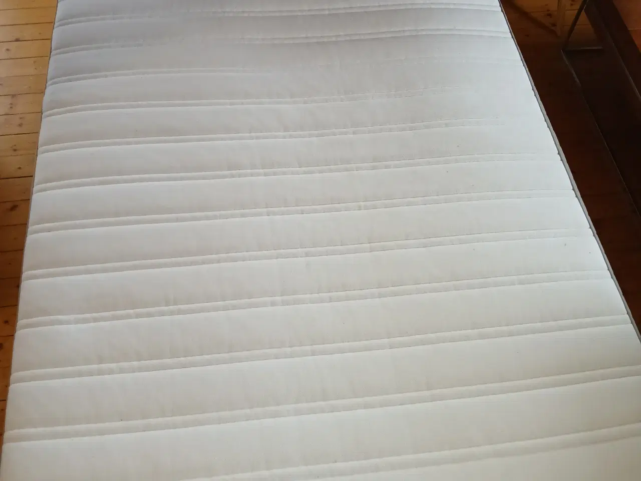 Billede 1 - Seng 140X200 - Ikea Slattum + Hamarvik madras