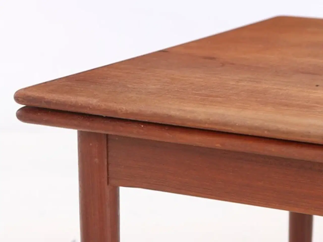 Billede 4 - Et spisebord af teaktræ