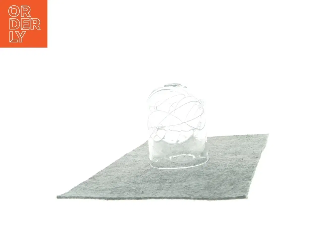 Billede 2 - Flot lille glasvase  (str. O 10 cm)