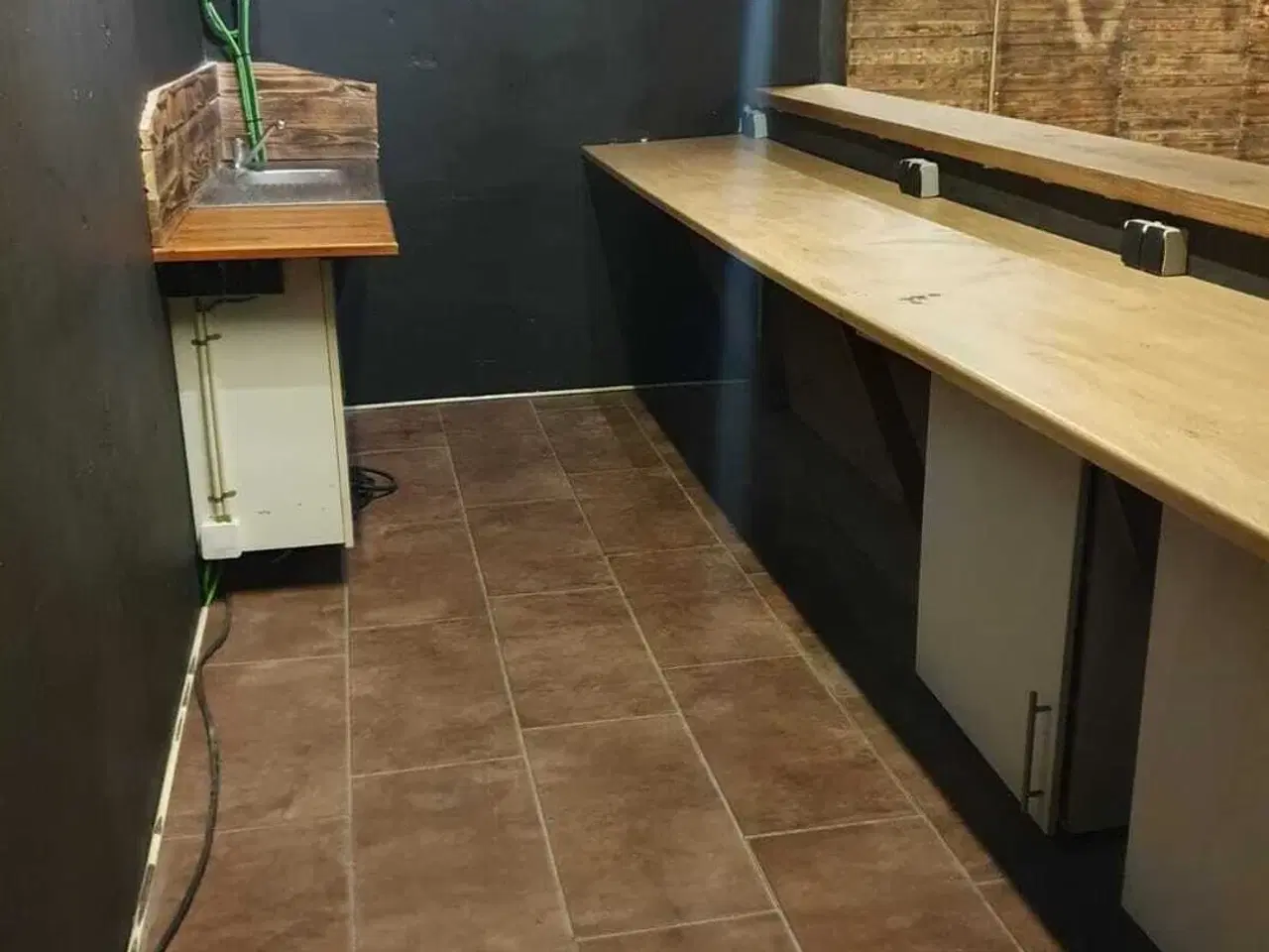 Billede 10 - 126 m2 lager / værksted. med mulighed for flere kælderrum til mere plads.