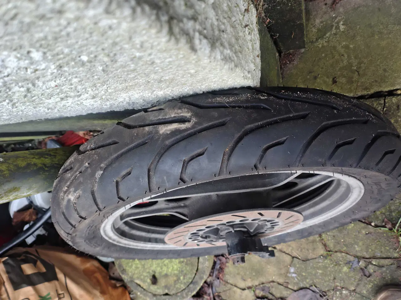 Billede 4 - Yamaha xj fælge med dæk 