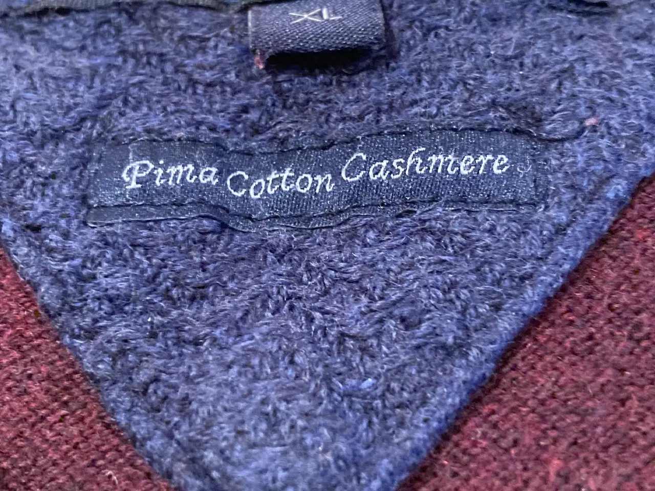 Billede 3 - Sweater med V-hals fra Tommy Hilfiger, str XL