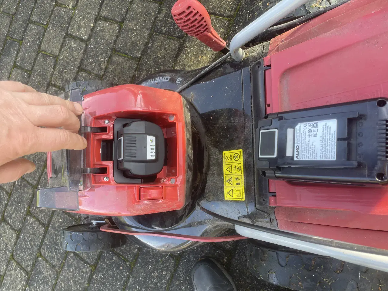 Billede 2 - Sælger en AL-KO batteridrevet plæneklipper på 36 v