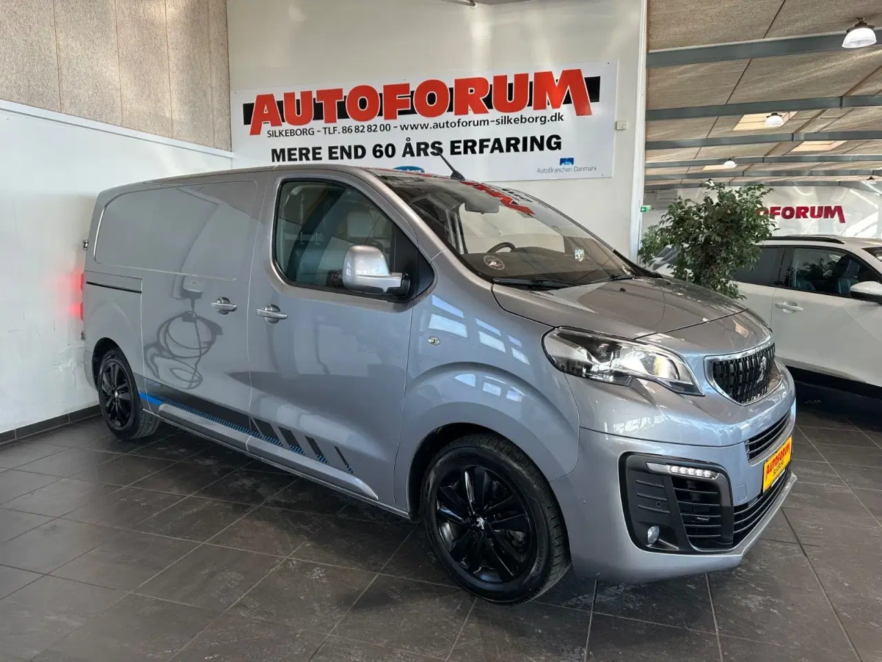 Billede 1 - Peugeot Expert 2,0 BlueHDi 177 L2 Sport EAT8 Van