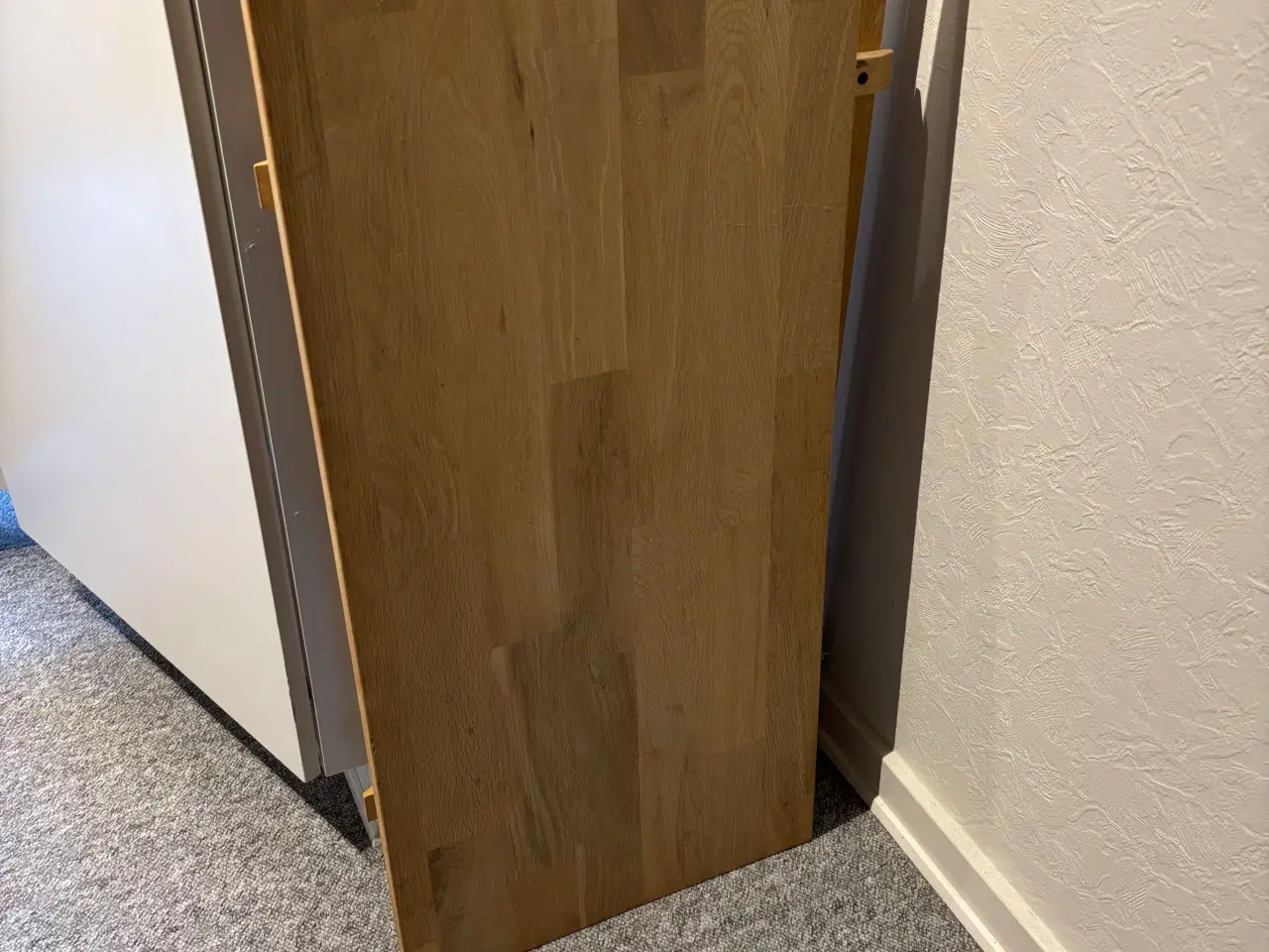 Billede 3 - Spisebord med 8 stole og 2 tillægsplader