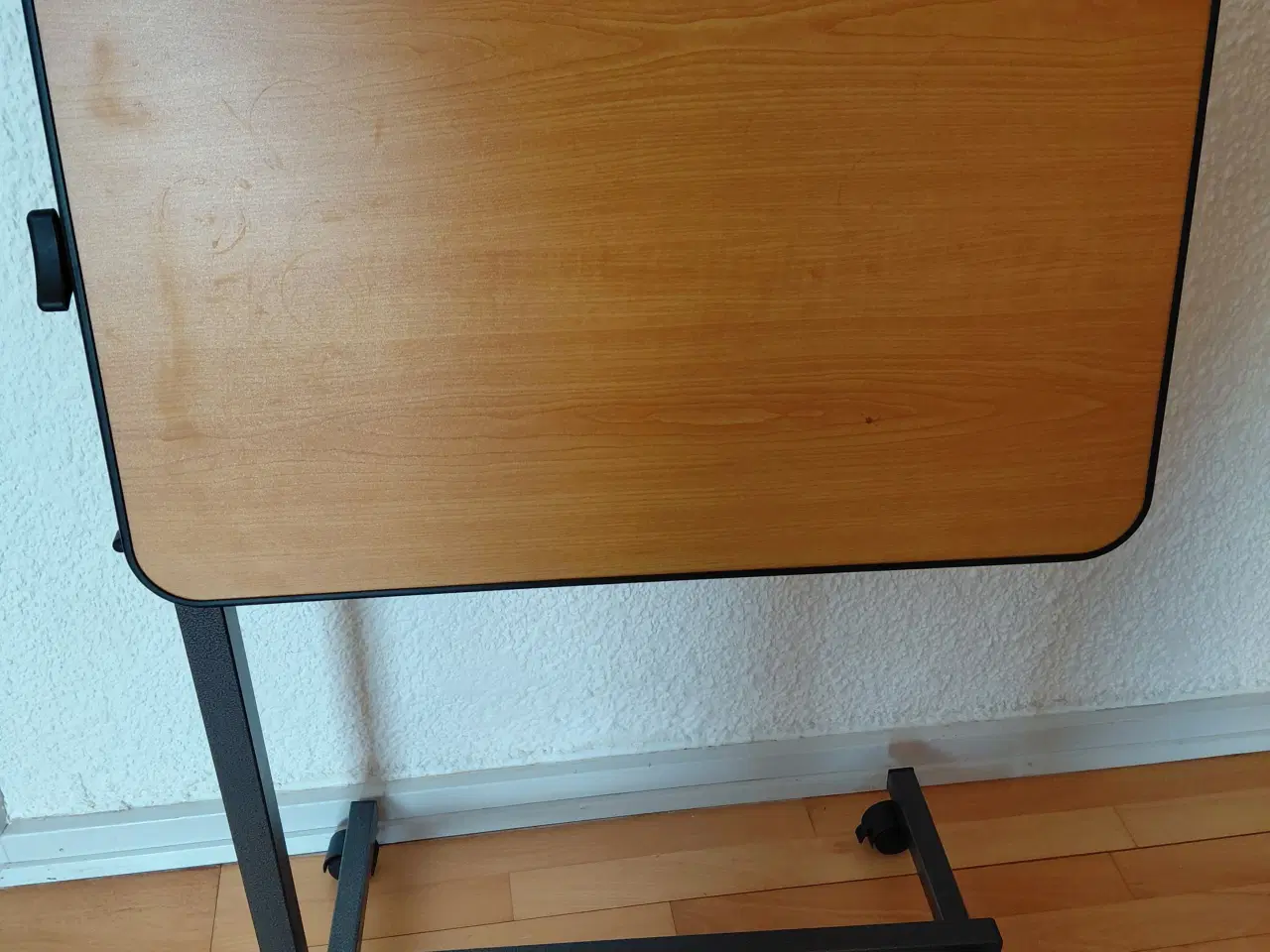 Billede 2 - Sengebord på hjul