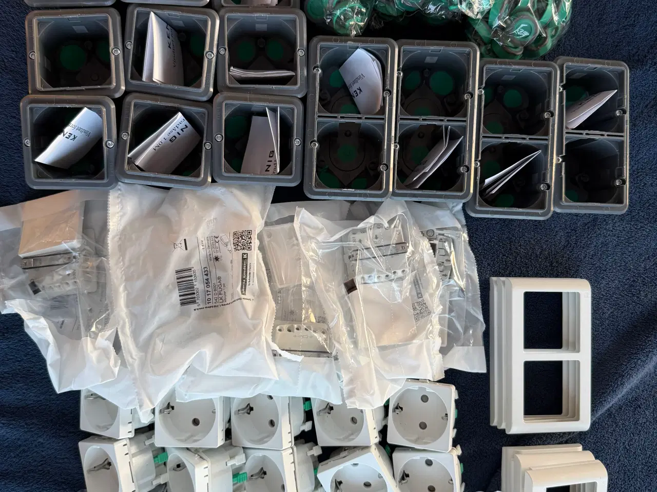 Billede 1 - Div. nye elartikler