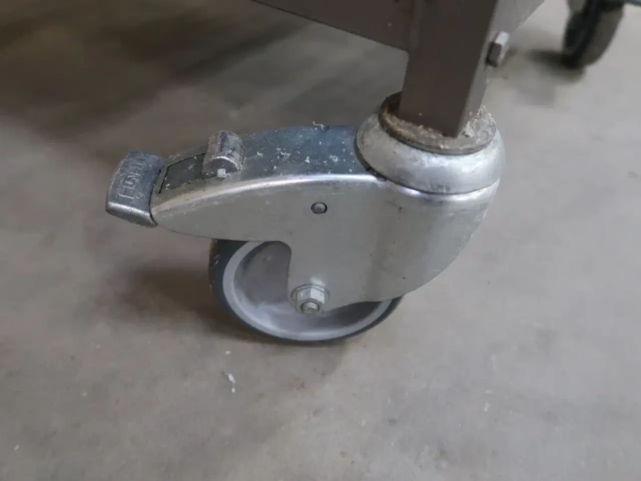 Billede 6 - Kurvevogn med 10 stk. opvaskebakker