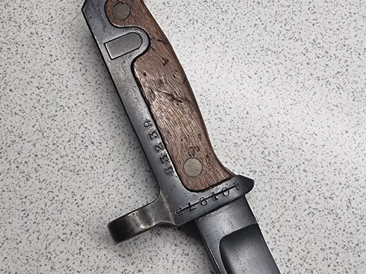 Billede 1 - Dansk kårde-bajonet 1915 m. læderskede.