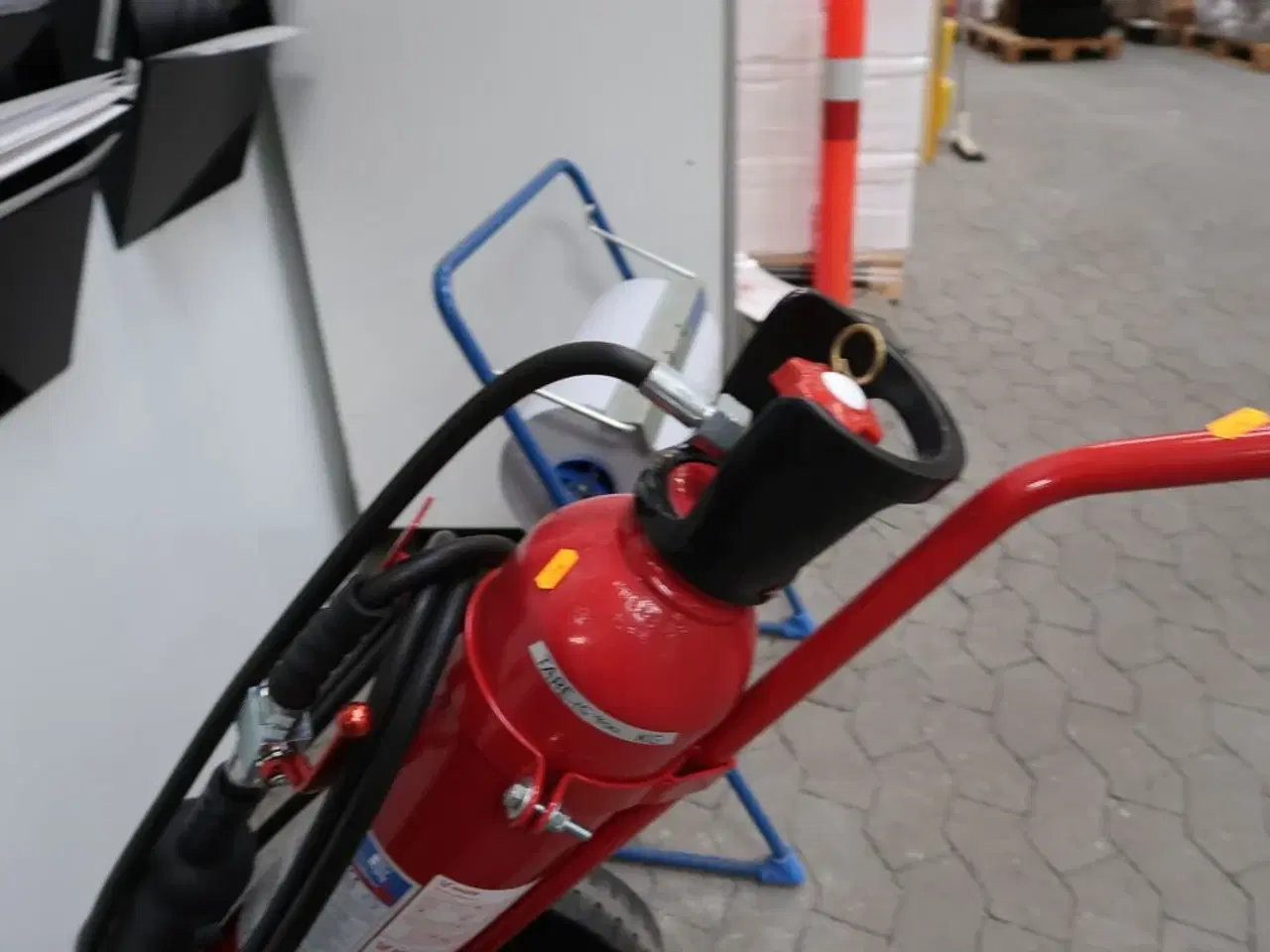 Billede 2 - Vogn med ildslukker