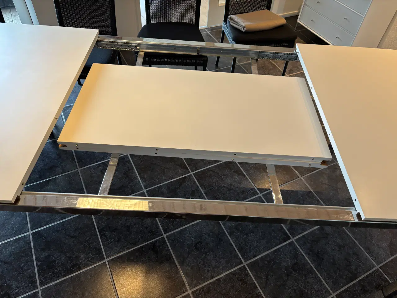 Billede 2 - Spisebord 