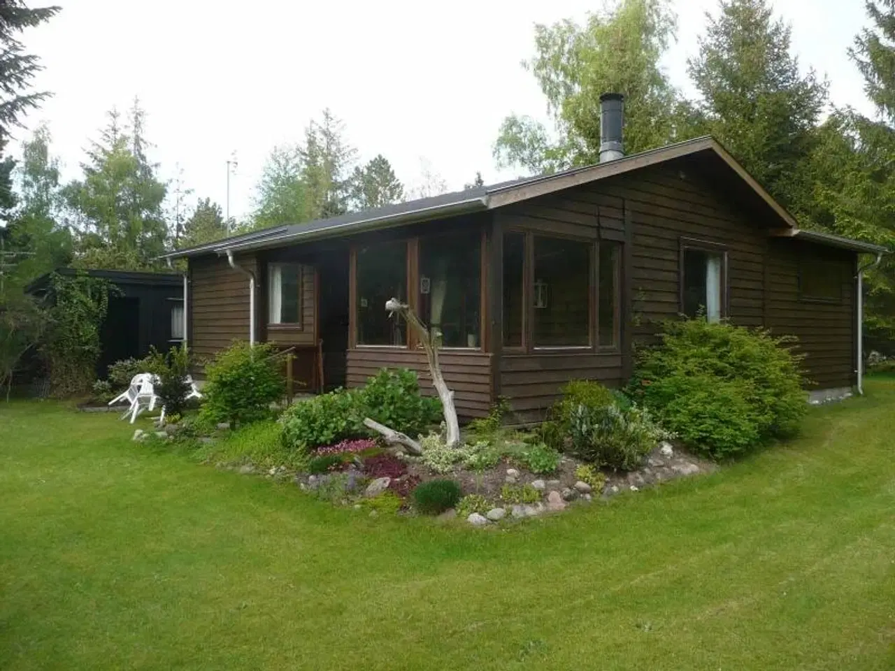 Billede 5 - Dejligt velindrettet sommerhus (ikke-ryger) udlejes. Naturskønne omgivelser, 2 km. fra Liseleje strand og Melby Overdrev