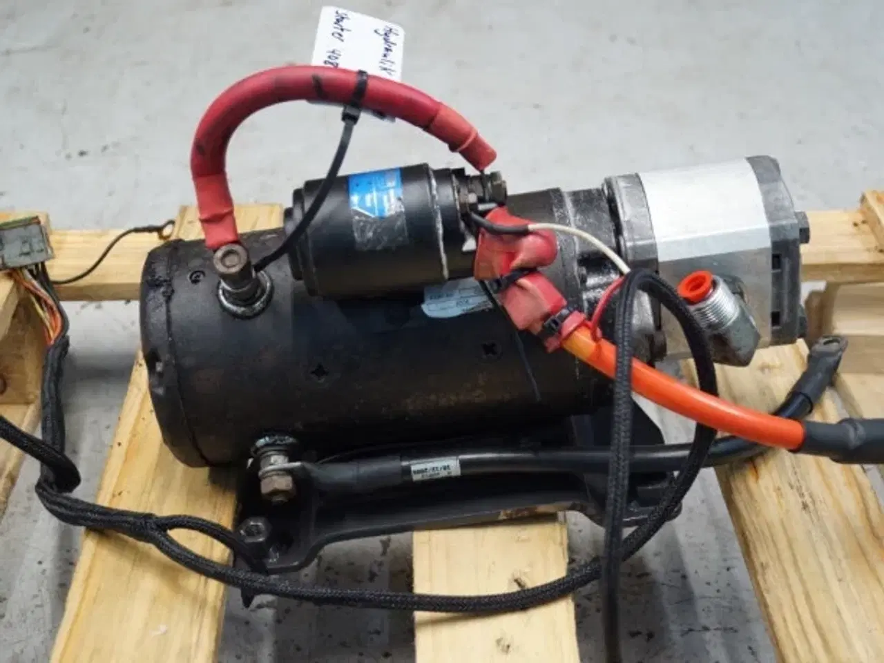 Billede 8 - Case 621D Elektrisk hydraulikpumpe 380013A1