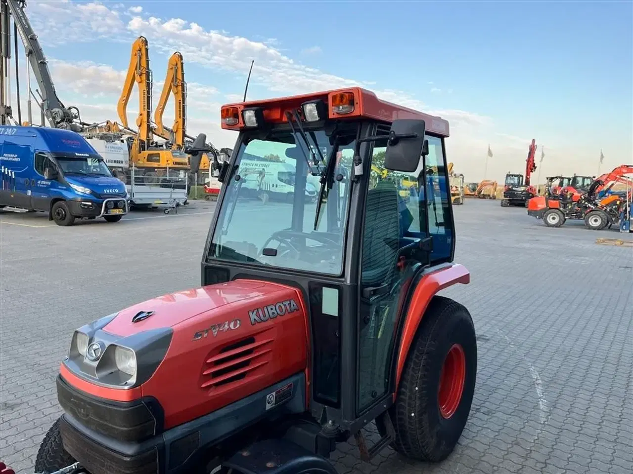 Billede 7 - Kubota stv 40 med frontlift og hydraulisk kost