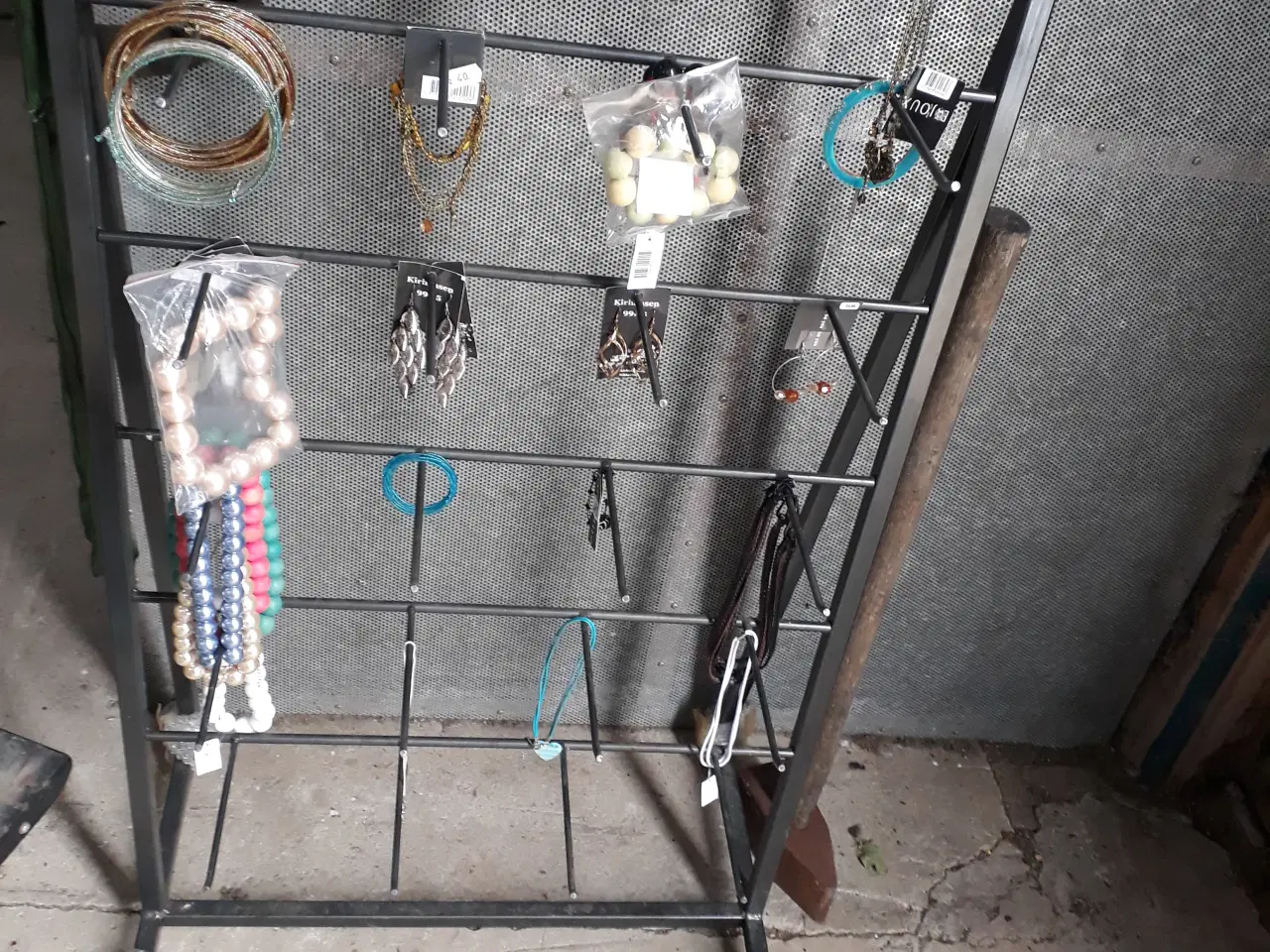 Billede 16 - 140.000 stk. Børne , Dame og Here smykker.