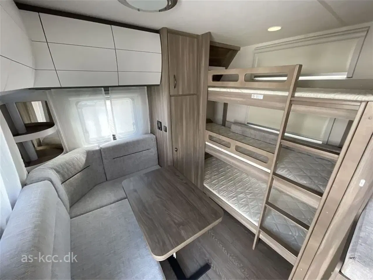 Billede 5 - 2024 - Hobby Excellent Edition 650 KMFe   Hobby Excellent Edition 650 KMFE 2024 Isabella Forum 3,5 m fortelt samt tæppe og presenning. medfølger