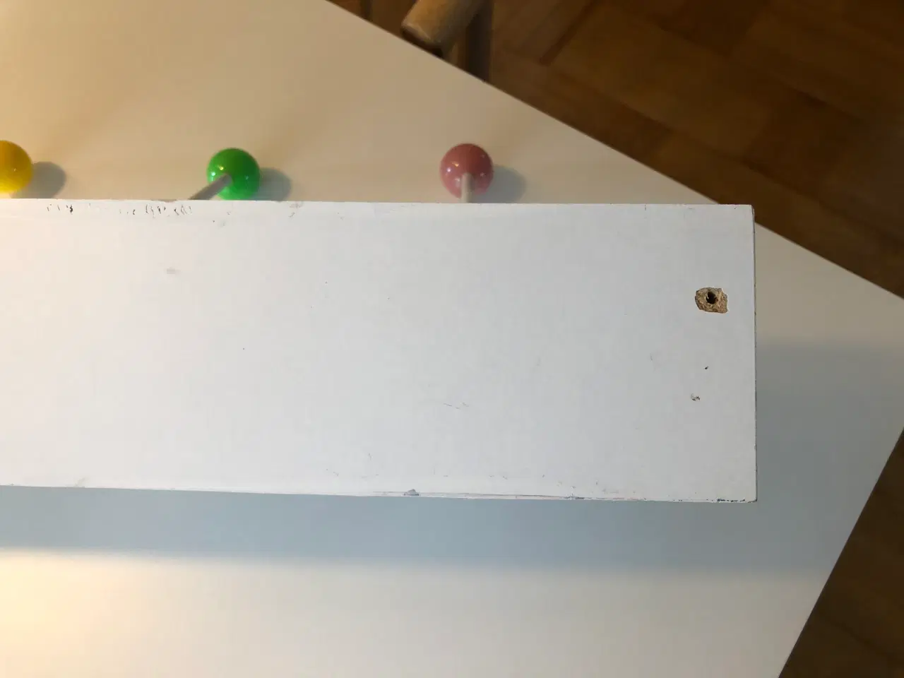 Billede 9 - Knagerække i flotte farver til børnene