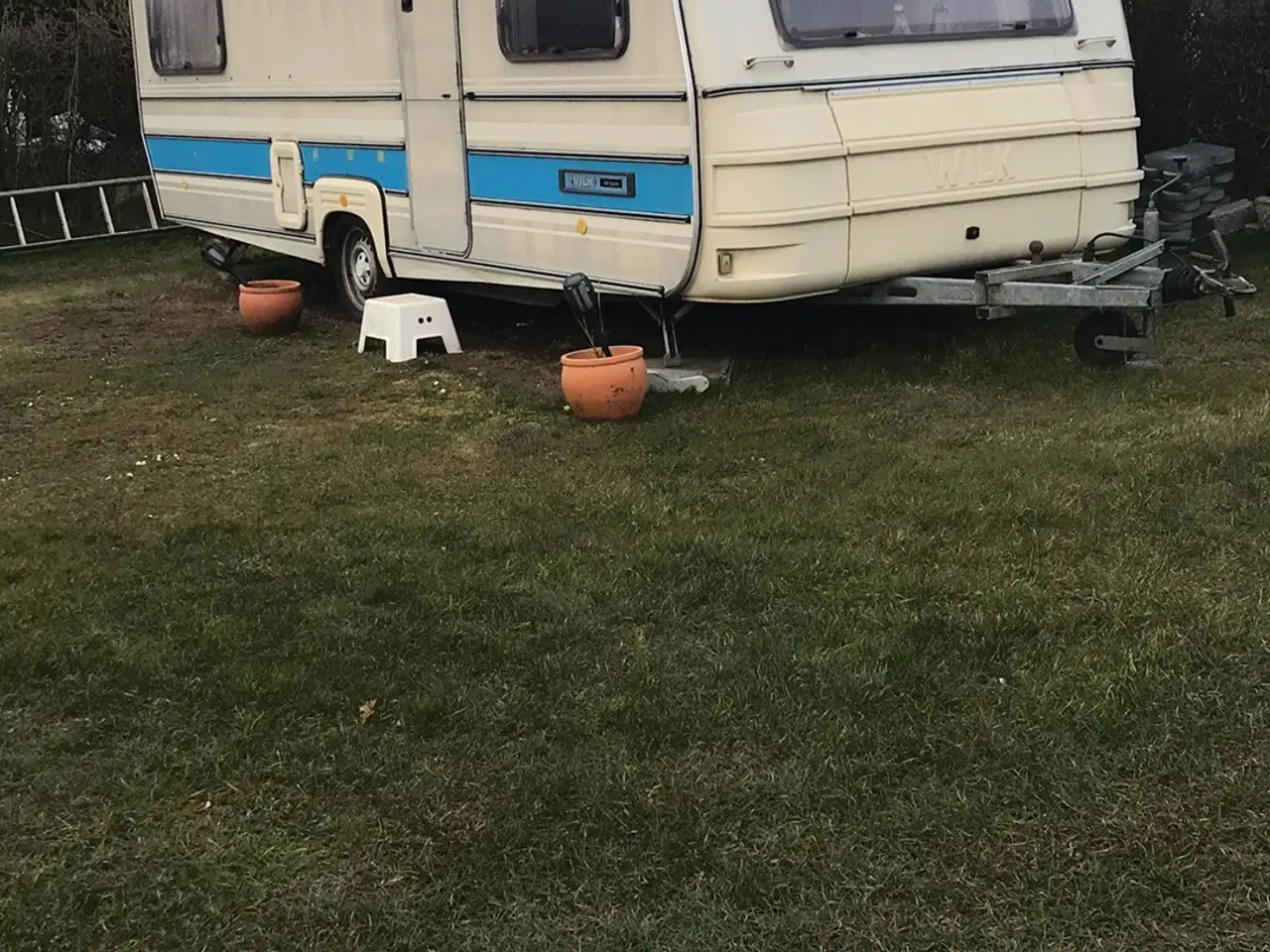 Billede 1 - Tagluger til Campingvogn købes.