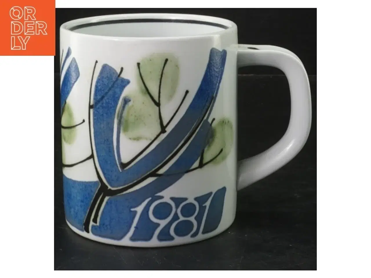 Billede 1 - Årskrus fra 1981 fra Royal Copenhagen (str. Ø 10x11 cm)