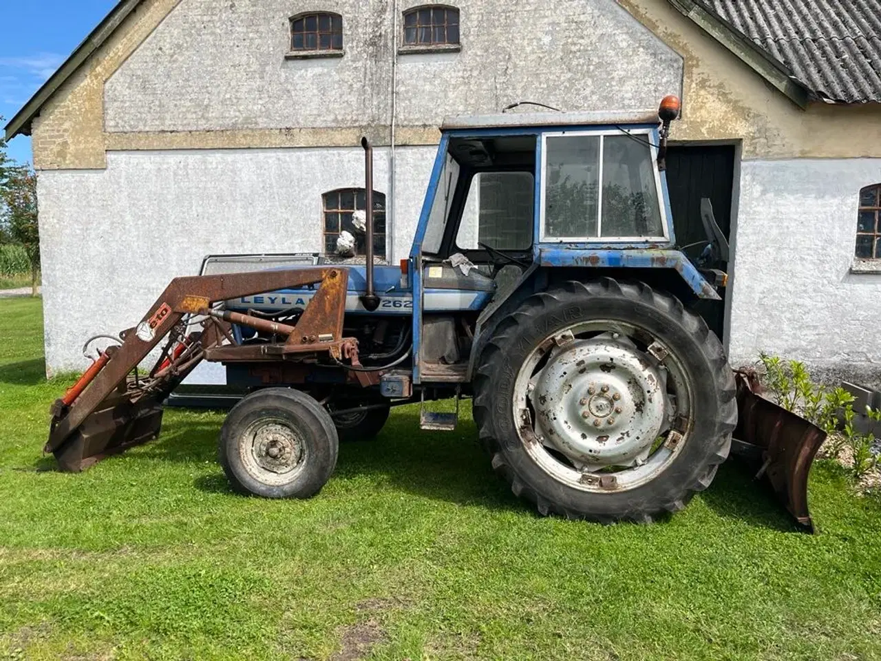 Billede 2 - Traktor Leyland 262 med frontlæsser