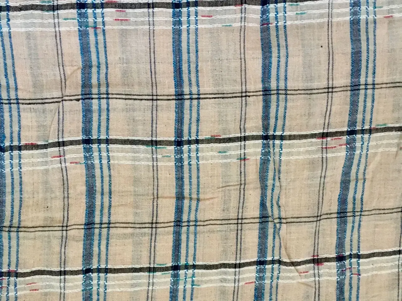 Billede 4 - Fin ternet bluse til salg
