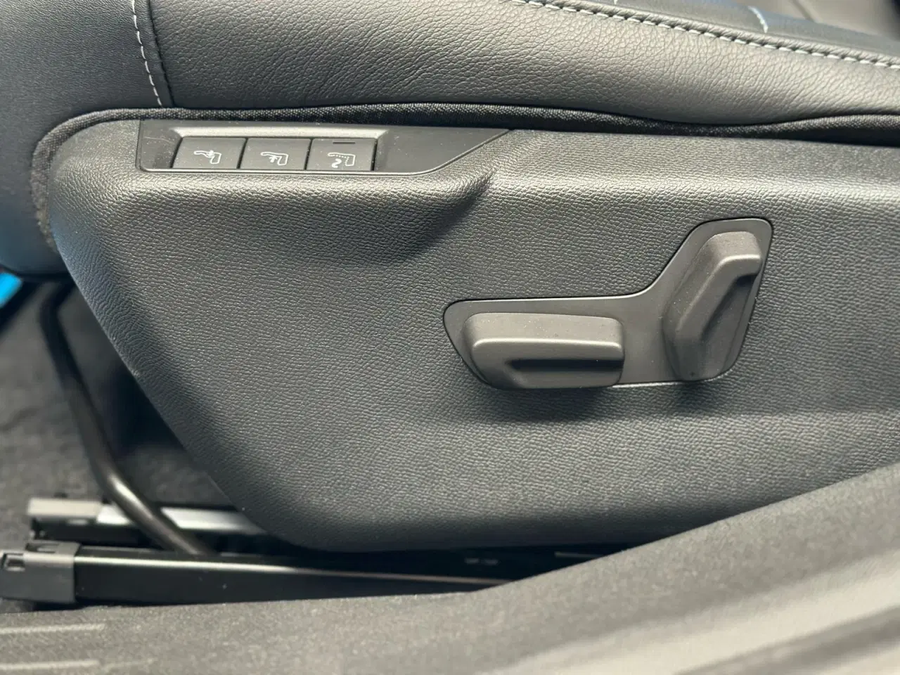 Billede 13 - Citroën ë-C4 X 50 Palais Sky