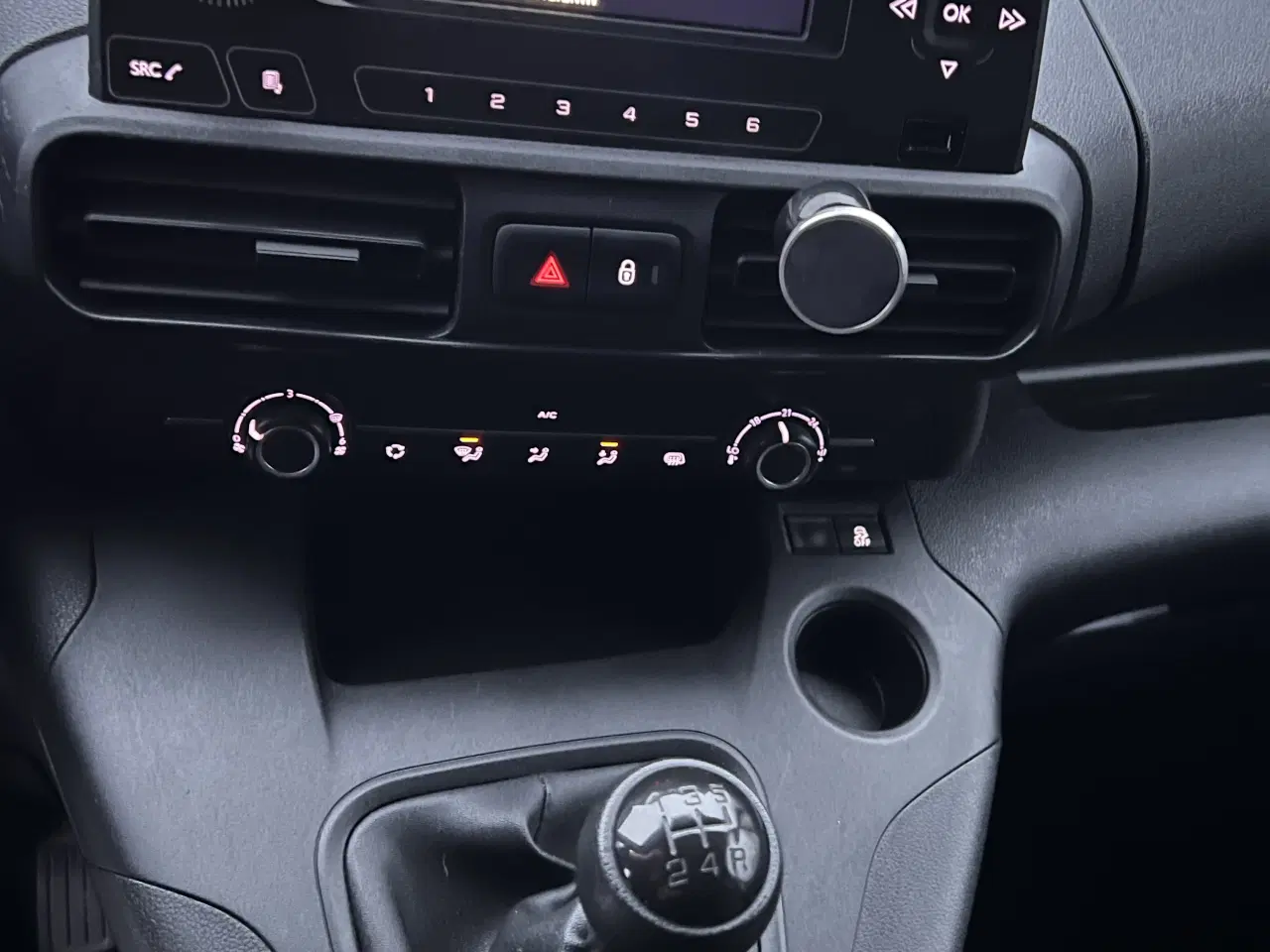 Billede 11 - Fin lille vare bil 